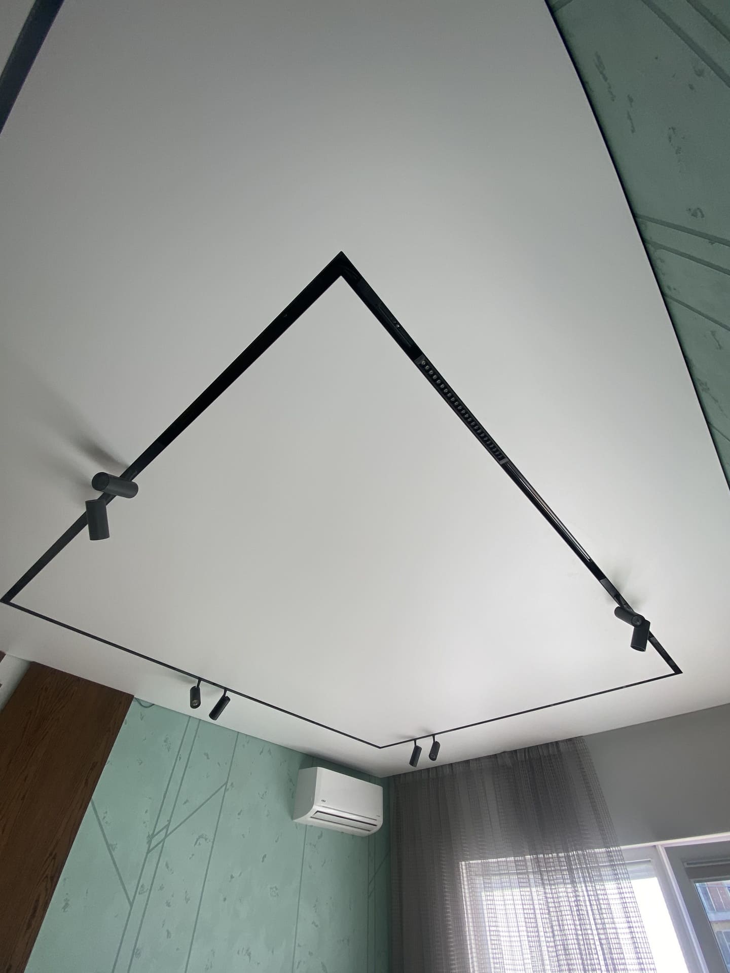 Сатиновый потолок, Ростов